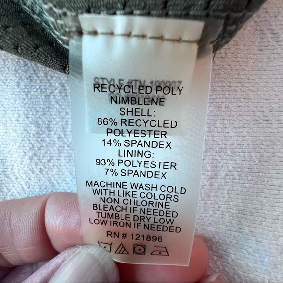 Title Nine Rogue Skort 5" Chartreuse Green/Yellow Nimblene Women’s size 8 - Picture 10 of 11